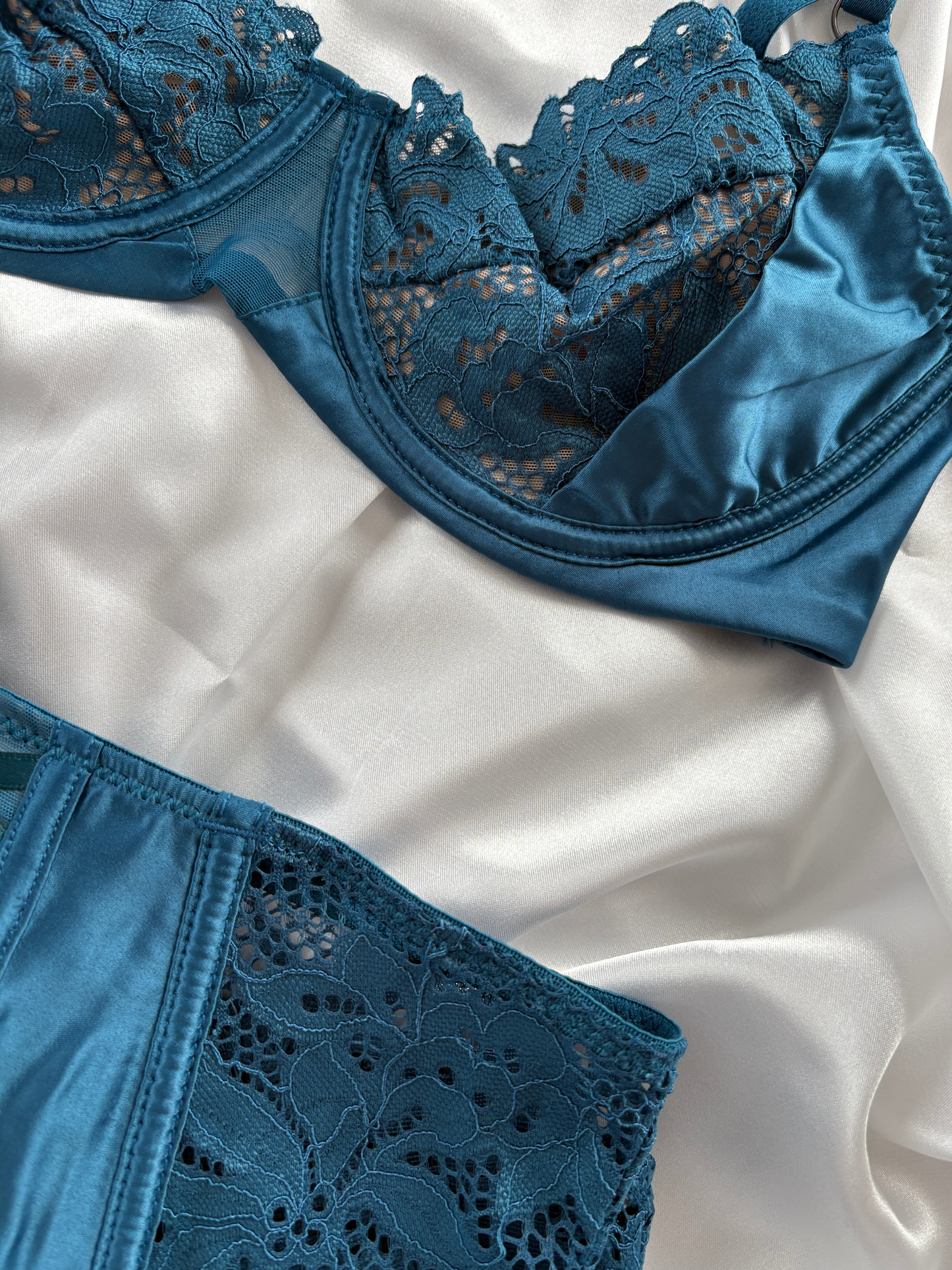 Vespera Bleu Lingerie Set